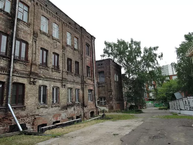 Бывшая промзона. Городской работный дом.