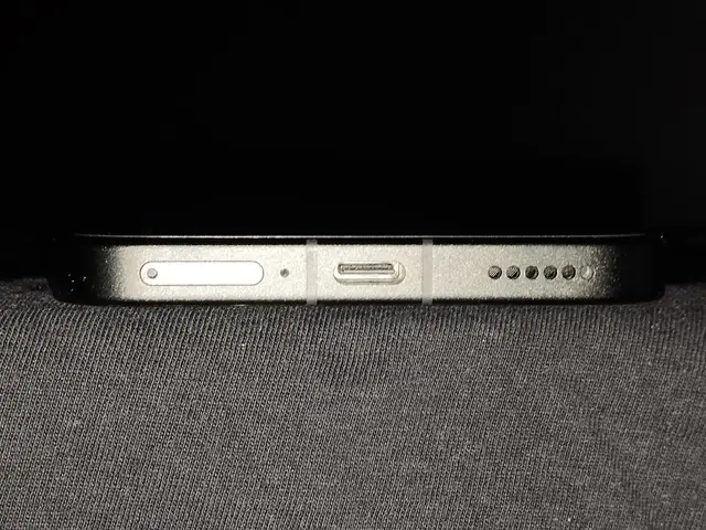 Смартфон Xiaomi POCO F7 Смартфон Xiaomi POCO F7