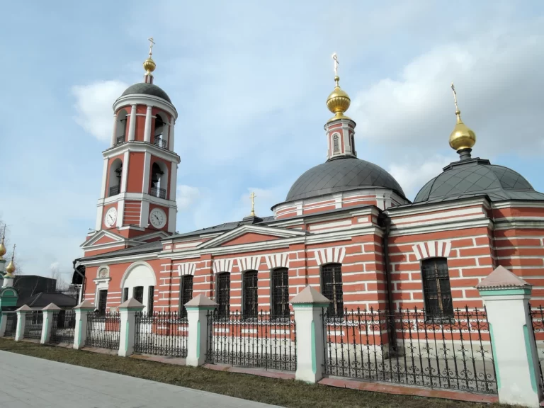 Церковь Живоначальной Троицы в Карачарове